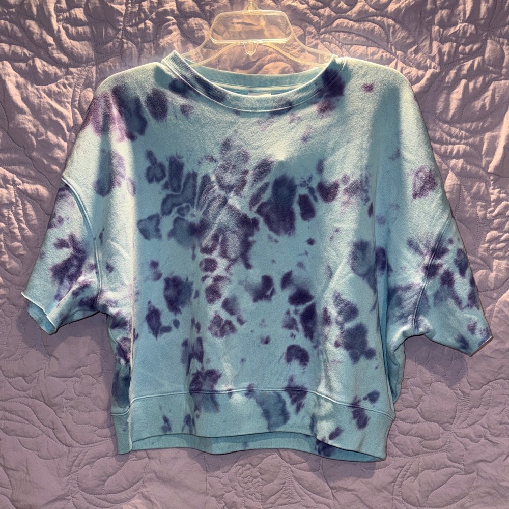 NWT. PINK size s. Tie-Dye Short Sleeve Sweatshirt